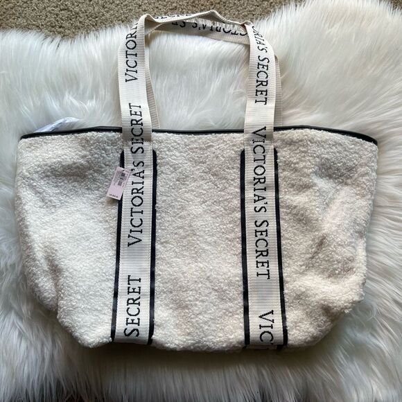 Victoria's Secret Cozy Plush Fleece Tote Zipper Off White Zip Closure NWT - Picture 6 of 13
